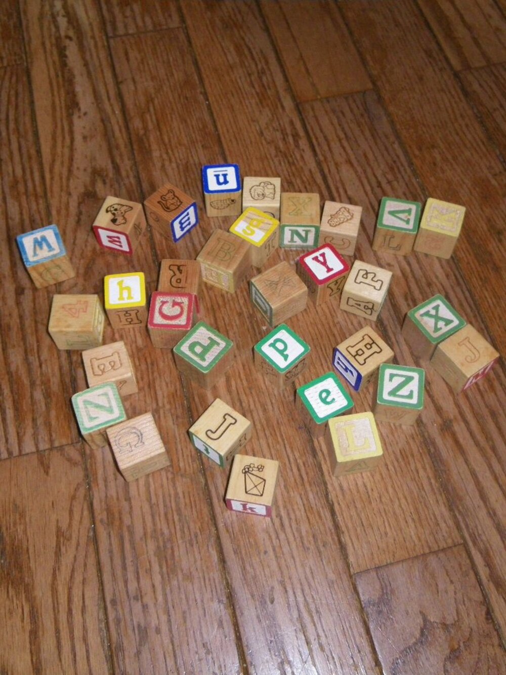 Vintage Children's 31 Piece Wooden Alphabet Picture Play Blocks Learning Toys
